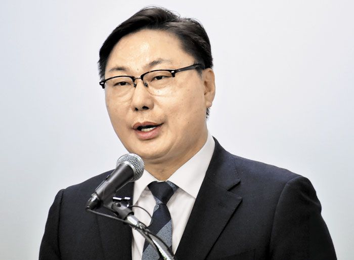 이화영 영치금 모금한 개딸들, 재판 몰려가 “검찰 태도 왜저래”