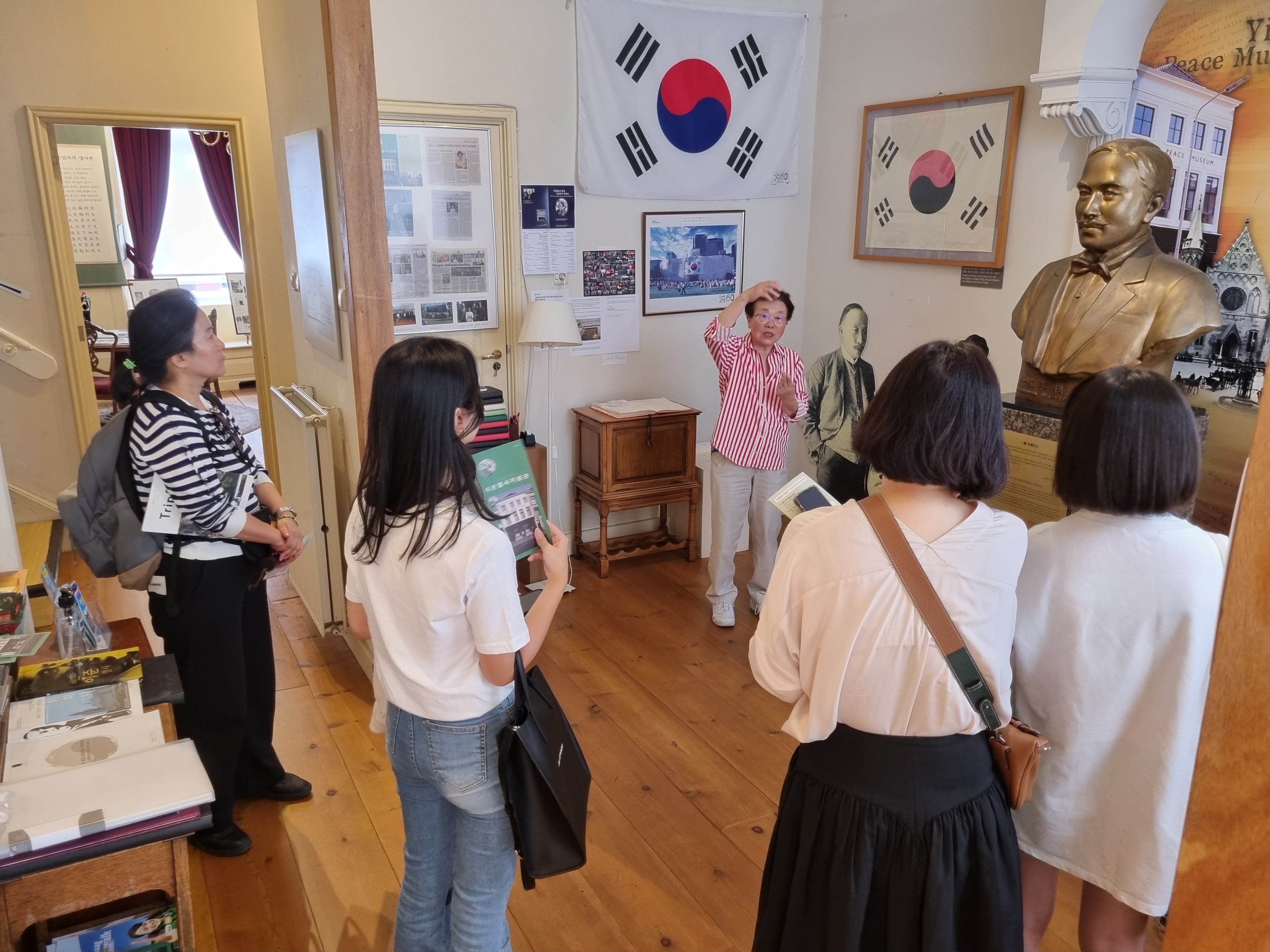 열사 정신, 이념에 휘둘릴까… 이준 기념관 29년째 지키는 老부부