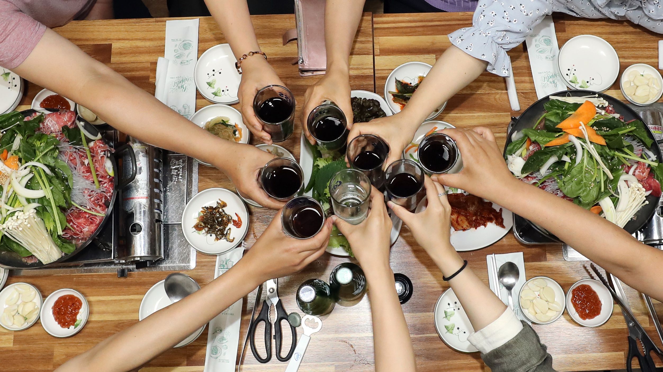 술 마시면 시간별로 뇌와 몸이 어떻게... 끊으면 한달 뒤엔?