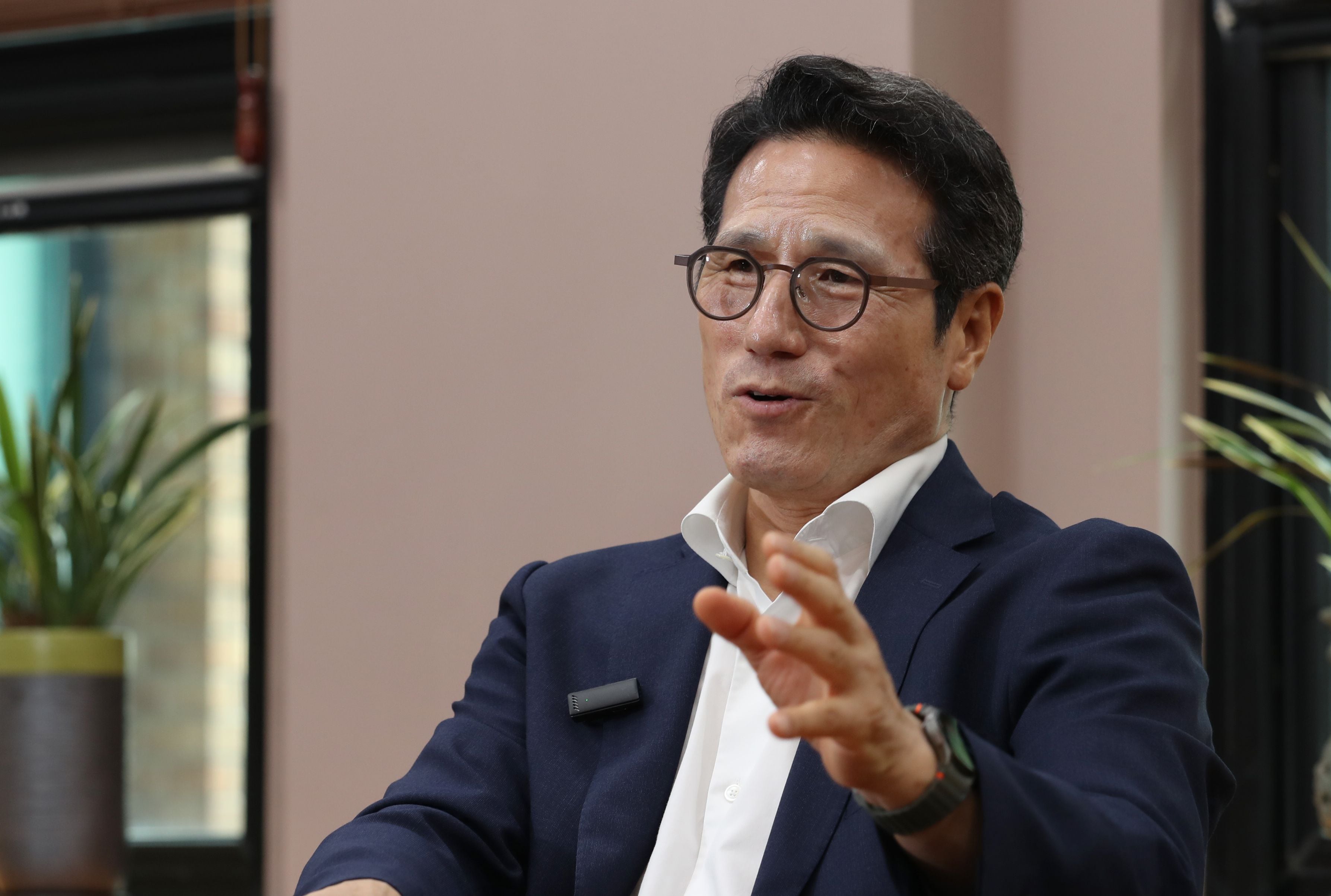 정병국 “우리땐 50만원씩 갹출해 개혁 연구… 의원들 공부부터 시켜라”