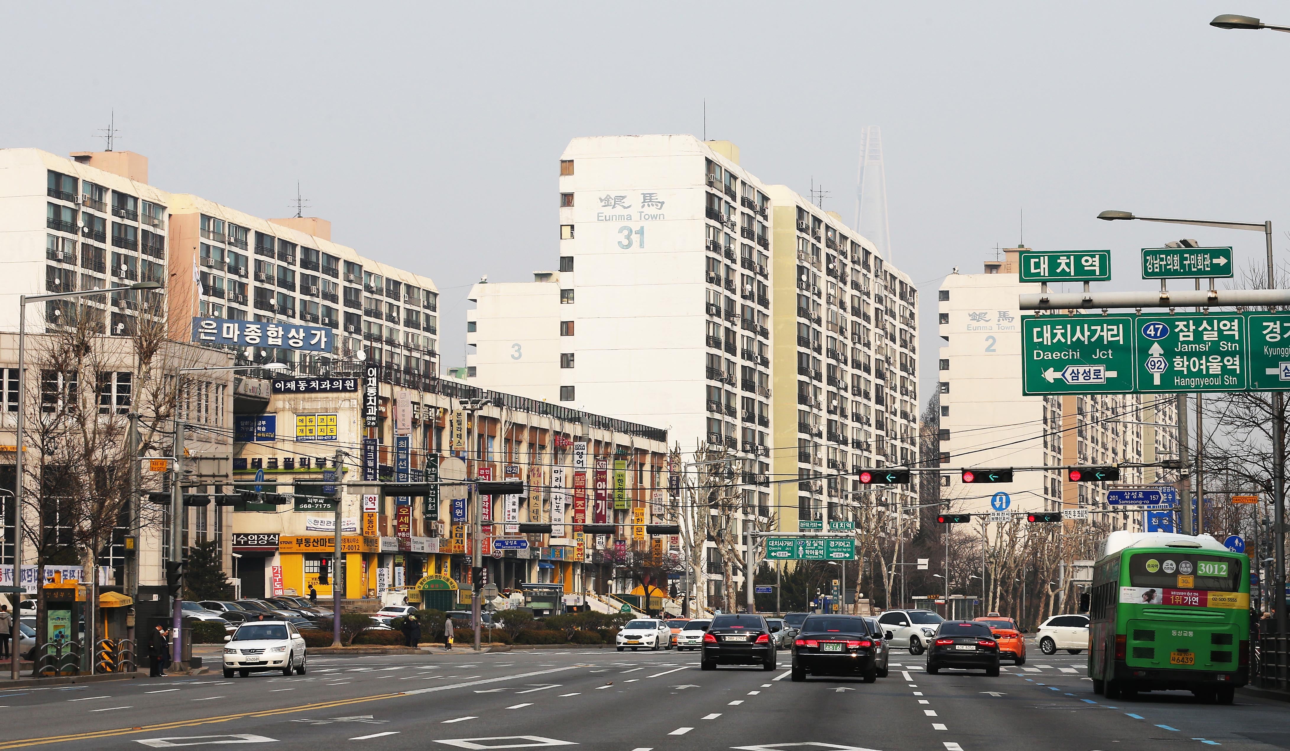 은마아파트 상가 지하서 화재… 1명 부상·200명 대피