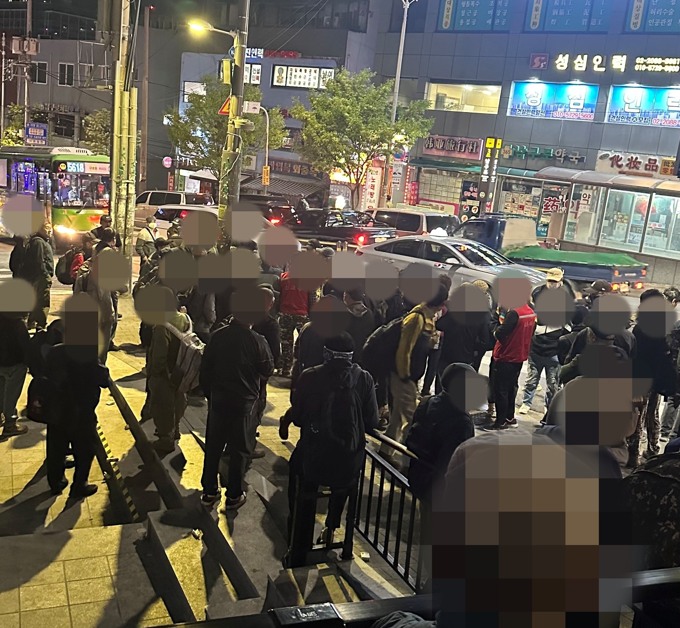 “왜 내 일 뺏어가나” 인력시장의 고성... 10만원 일자리 놓고 싸움 번졌다