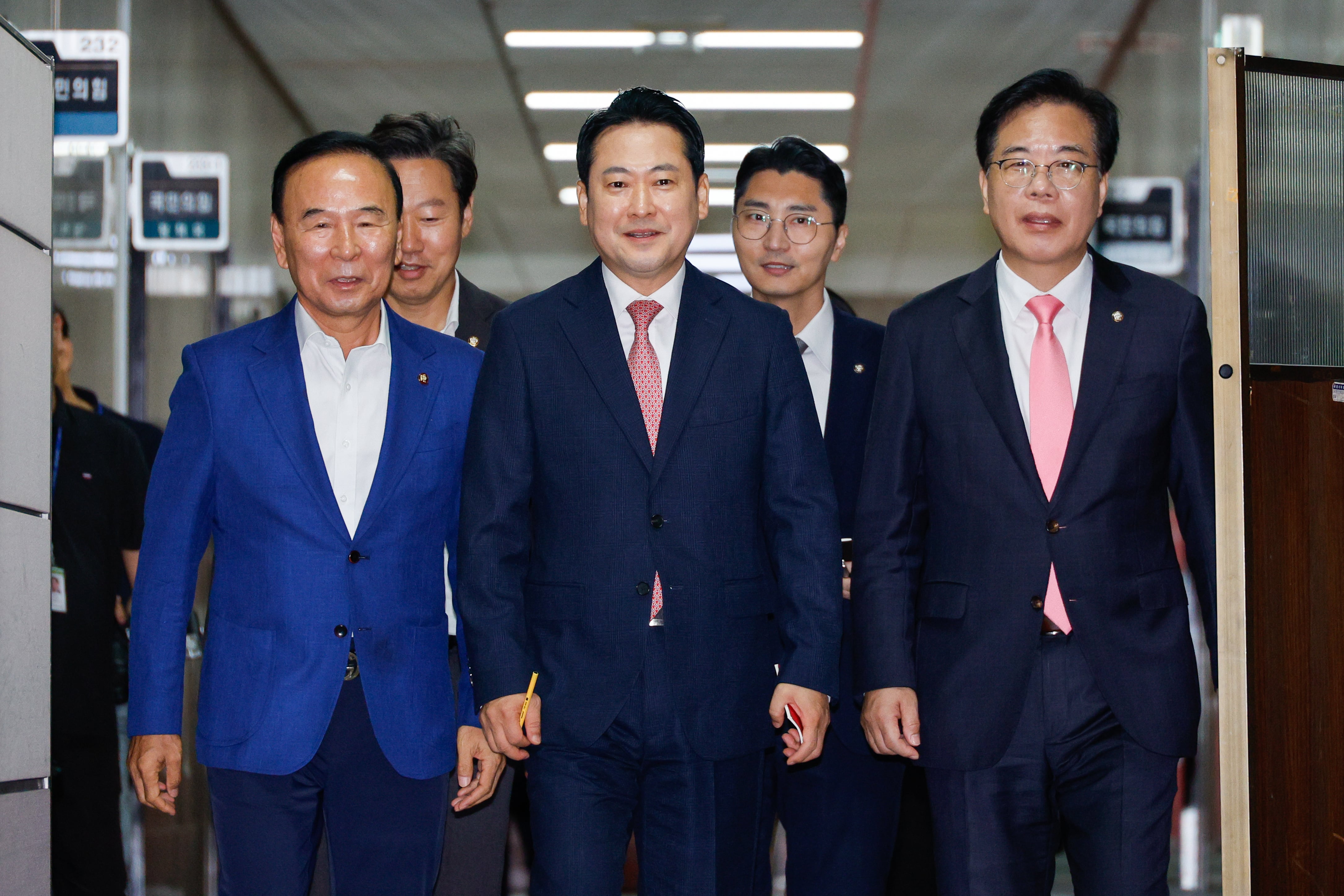 李대통령 “장동혁 대표와 회동 즉시 추진”...장동혁 “공식제안 오면 검토”