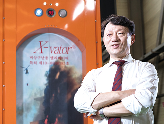 [PEOPLE] 세계 1등 기술로 수출 가속도 김기영 송산특수엘리베이터 대표 | 고층빌딩 화재 ‘엑스베이터’ 타면 안전해요
