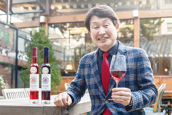 日 ‘사쿠라 와인 어워드’서 금메달 안남락 도란원 샤토미소 대표 | 로제·아이스 와인 2관왕…한국산 명품 쾌거