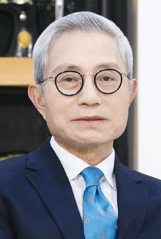 [대한민국 100대 CEO] 김웅기 글로벌세아그룹 회장 | 37년 만에 매출 4조 ‘패션 제국’ 건설
