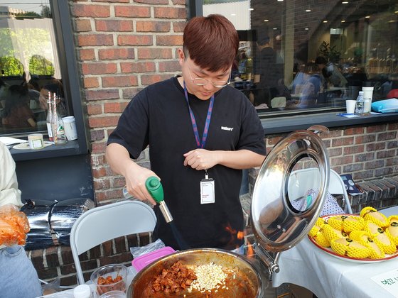 [단독]궁중족발 엄마와 아들, 공유주방으로 다시 일어선다