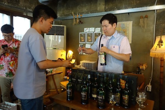 먼나라 피트 위스키 축제, 연희동 카페서 만끽한 사연