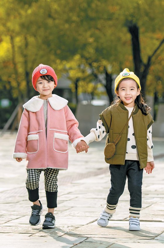 [라이프 트렌드] 아들에게 핑크 코트?…성역 깨지는 아동복