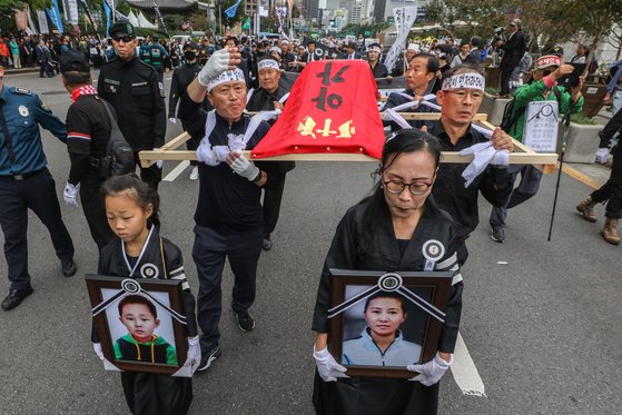 하나재단 탈북모자 장례 26∼28일 엄수…탈북단체 반발