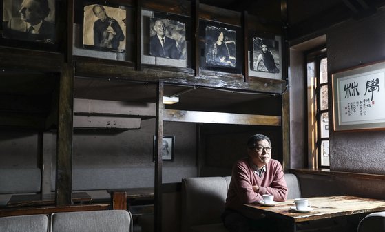 신인 김광석과 송강호의 사랑방···학림다방 34년 그 시간들