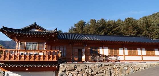 하늘궁에 사는 허경영 여야, 내 공약 뜯어가 흉내냈다 [인터뷰 전문]