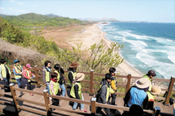 코로나 여파에도 DMZ 평화의길 추진 속도, 7개 코스 추가 개방