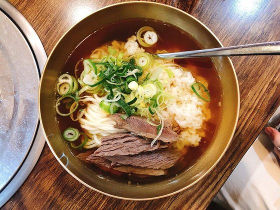 [아재의 식당] 7 맑고 개운한 진미, 한우곰탕의 신흥명가 ‘애성회관’