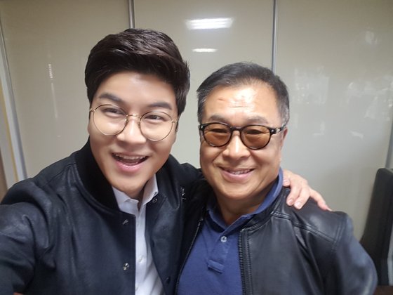 박구윤 “동갑 박현빈 뜰 때 난 어머니교실 7000곳 뛰었다”