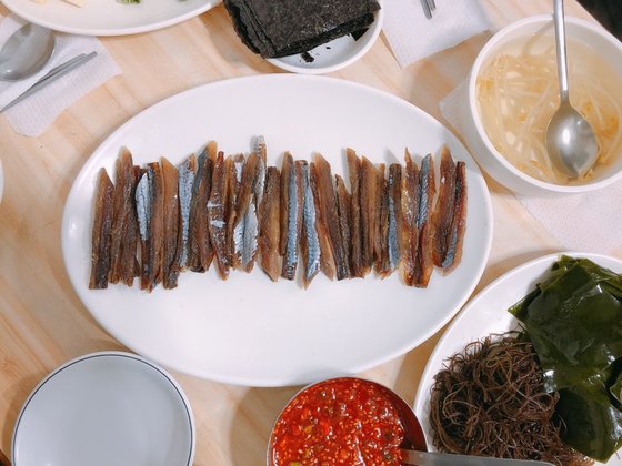 [아재의 식당] 마약 초장에 비벼먹는 막회의 맛 영덕회식당