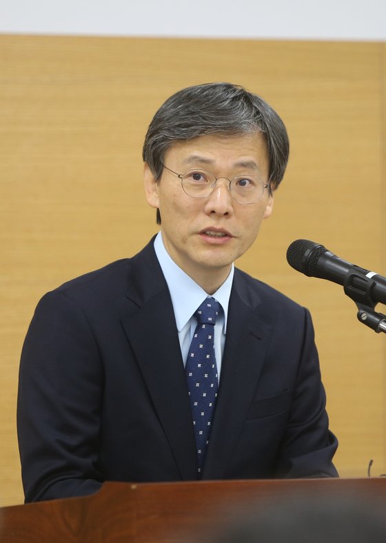 [단독]이재용, 영장심사 앞두고 대법관 0순위 한승 선임했다