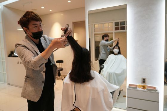 영부인 머리 만지던 압구정 가위손…그는 왜 회사원 택했나