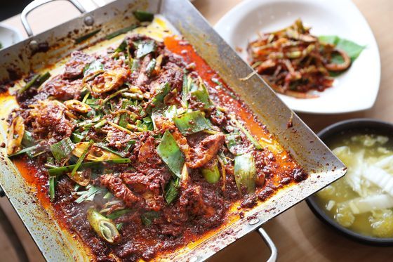 화끈 찜갈비 얼큰 따로국밥···씩씩대며 또 찾는 대구 빨간 맛
