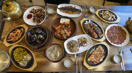 하루 다섯끼로도 모자라다, 푸짐해서 더 화려한 전주 밥상