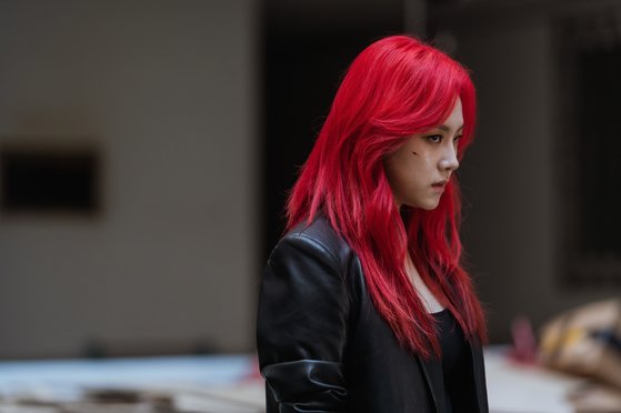 루카서 눈에 띄는 빨간머리…아이돌이라 몸 쓰는 건 자신