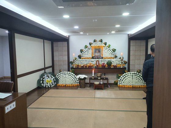 총 맞고 41년간 하반신 마비…전두환 사망일에 주검 된 형