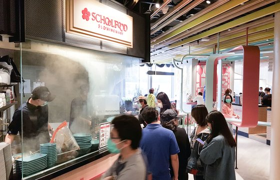 K-푸드 심상찮다…순식간 美매장 97개, 가장 잘 팔린 치킨은