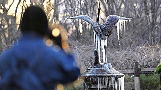 집 난방 끄고 이리로 오라…난방비 폭탄 일본의 묘책