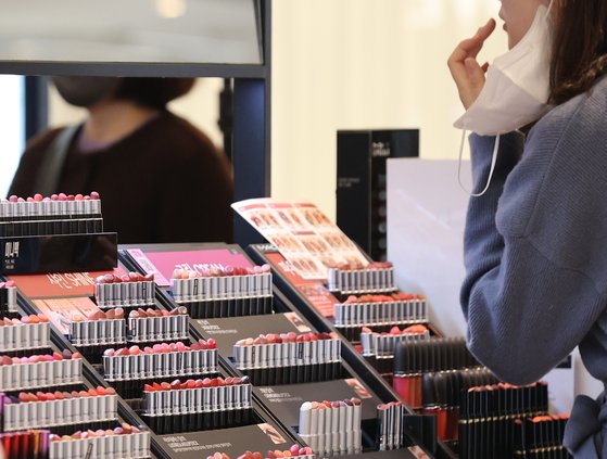 마기꾼 안녕~ 오늘부터 ‘노 마스크’에 뷰티업계 화색