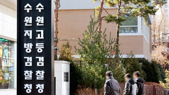 [속보] 檢, 쌍방울 대북송금 의혹…관련자 집까지 싹 다 뒤진다