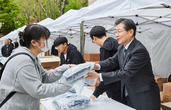 국민대, 신입생 전원에게 티셔츠·모자 증정 이벤트
