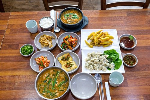 대청마루 옥순네 추어칼국수, ‘2023 고객감동 우수브랜드 대상’ 추어칼국수 부문 1위 수상