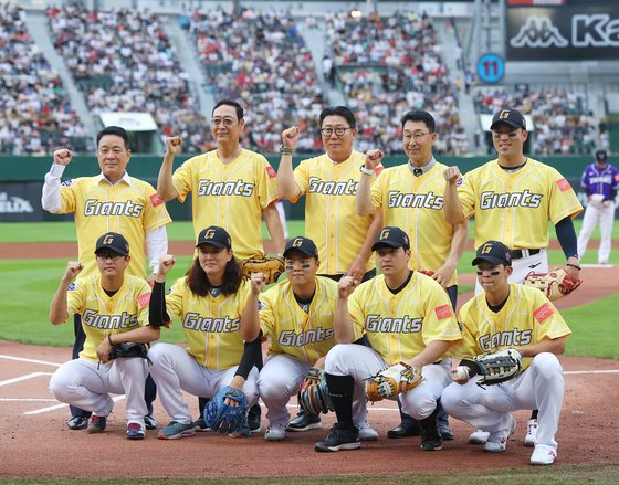 ‘만원사례’ 사직 올스타전…롯데 레전드 5인이 반겼다