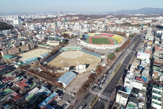 롯데에 특혜 VS MICE 중심…전주종합경기장 개발 논란