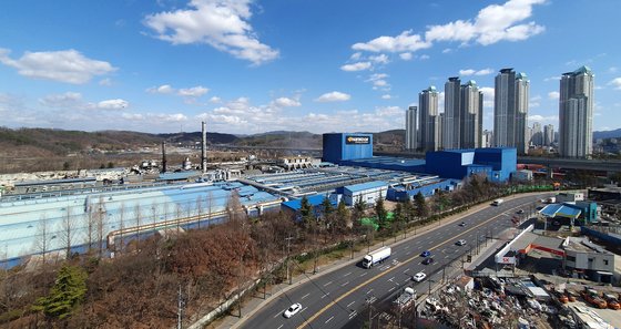 한국타이어 형제의 난 2라운드…MBK 손잡은 장남의 반격