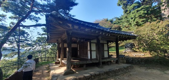 [김정탁의 인문지리기행] 그림자도 쉬어 가는 곳, 그곳에 서린 핏빛 권력 다툼