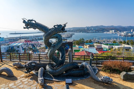 구룡포·검룡소·용머리해안…청룡의 기운 흠뻑 받아볼까