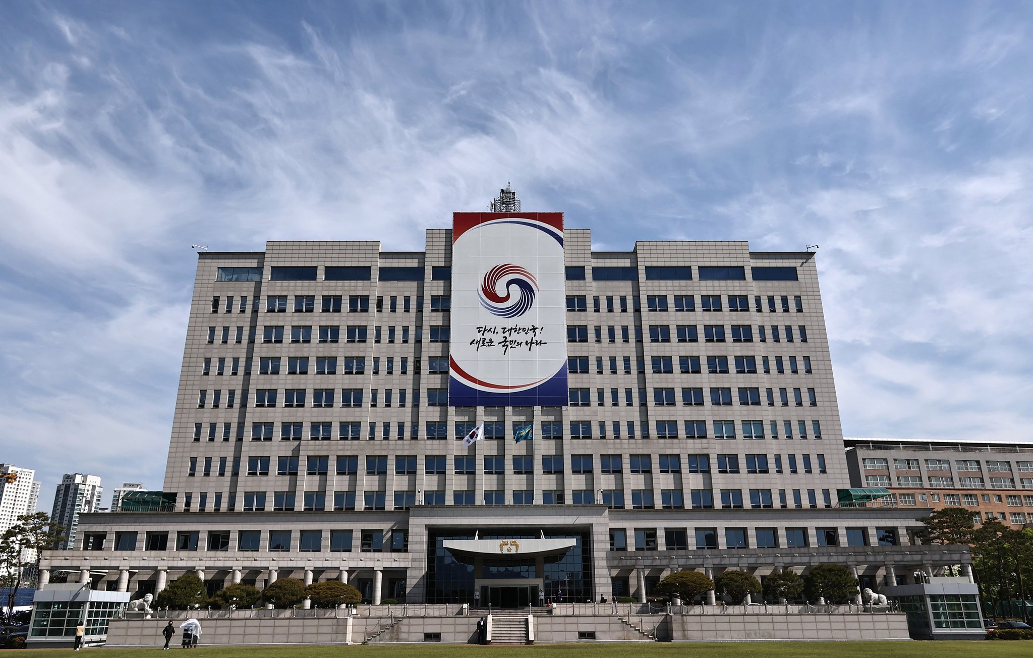 집회 안오면 의사가 약 바꾼대요…제약사 영업맨 동원 의혹 조사