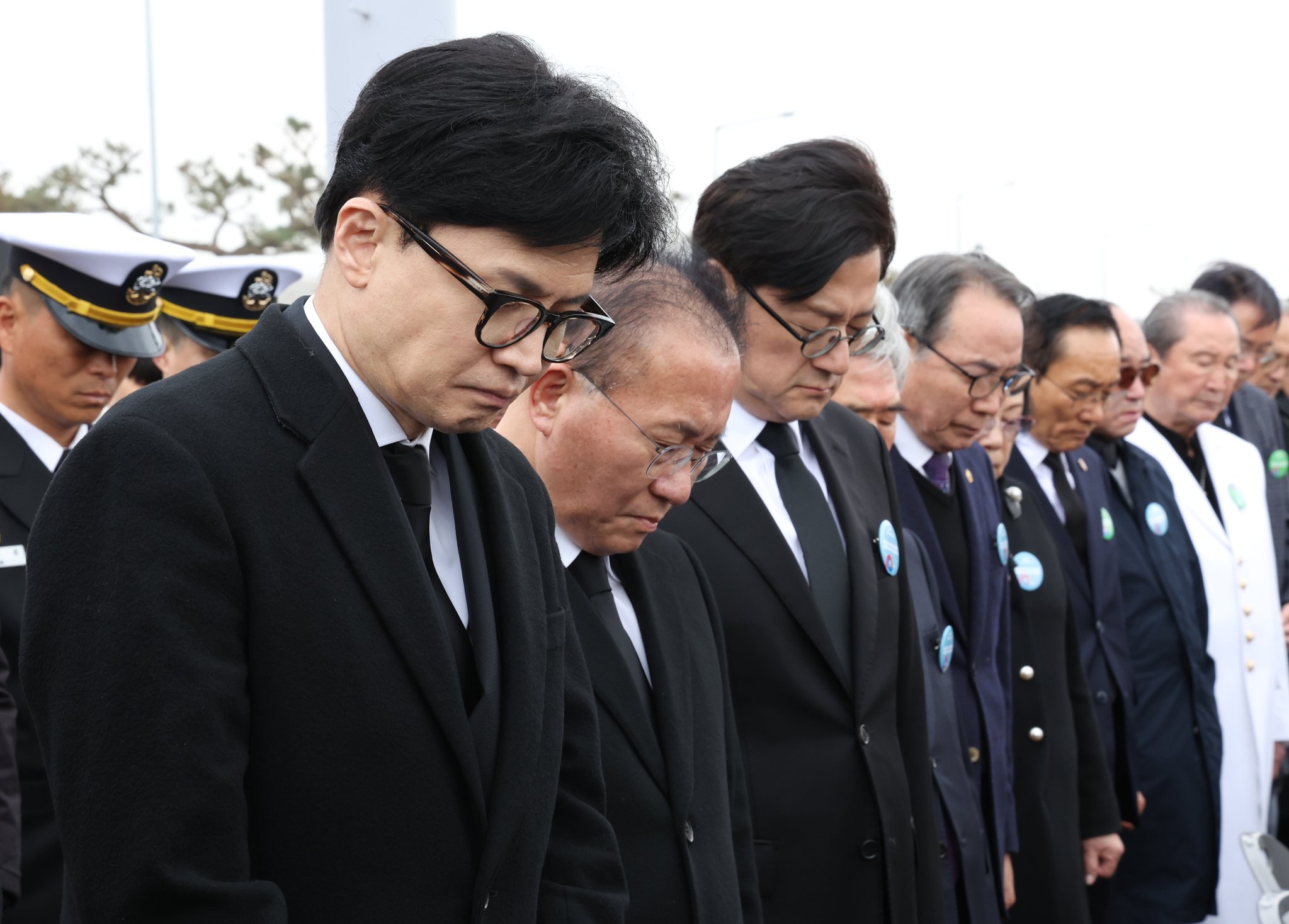 후보자 등록하는 이낙연 대표