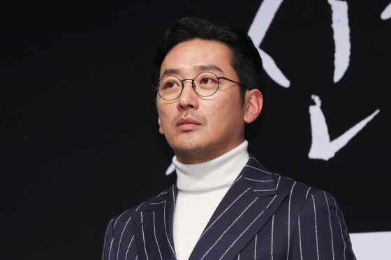하정우, 급성 맹장염 수술…'10년만의 연출작' 시사회 불참
