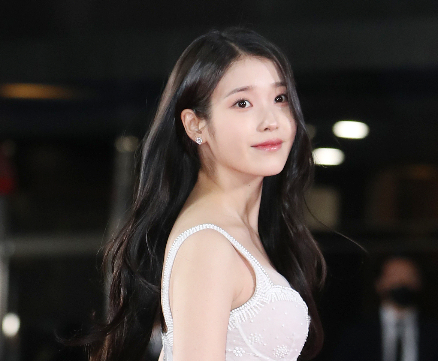 좌이유 논란에…아이유 속상하지만 감당해야 할 부분