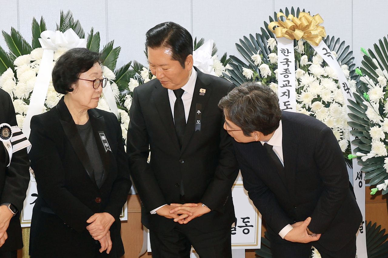 與 의총서 