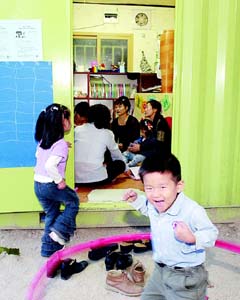 동네 엄마들아, 놀이터로 모여라