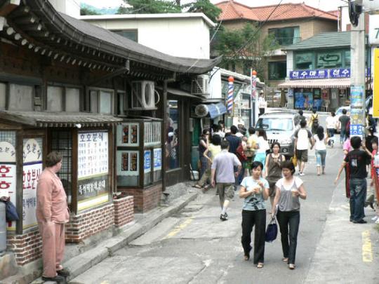 세월 간직한 먹자골목…‘추억’을 먹는다