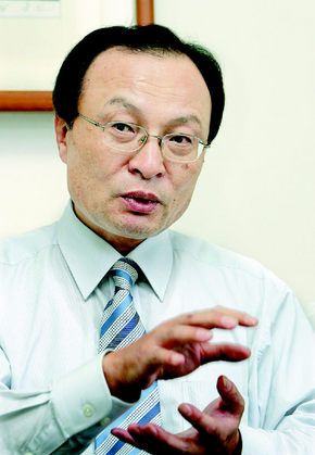 이해찬 “통합민주당과 대통합, 억지로 끌고 갈 순 없다”