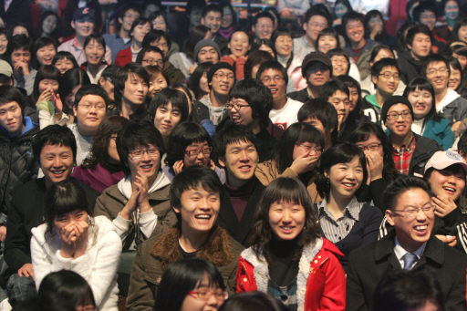 해학은 관대함과 여유의 산물