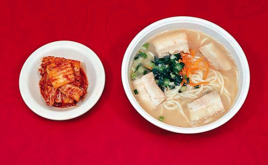 고기국수 VS 돈코츠 라멘