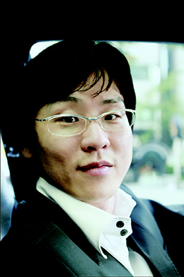 차 안에 울려퍼지는 음향 지휘자