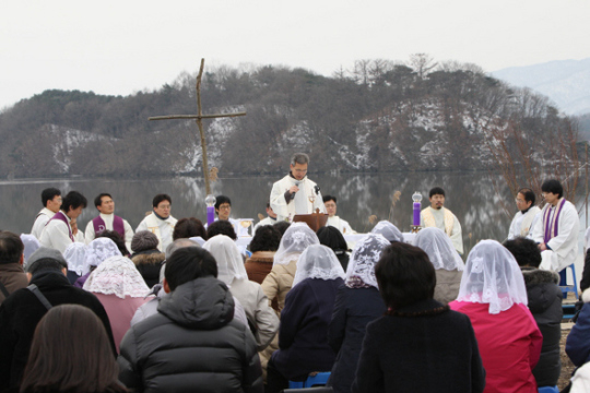 “싱싱한 팔당 유기농 딸기맛 더는 못본다니…”