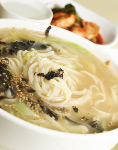 부여 하면 연잎밥…공주 하면 칼국수